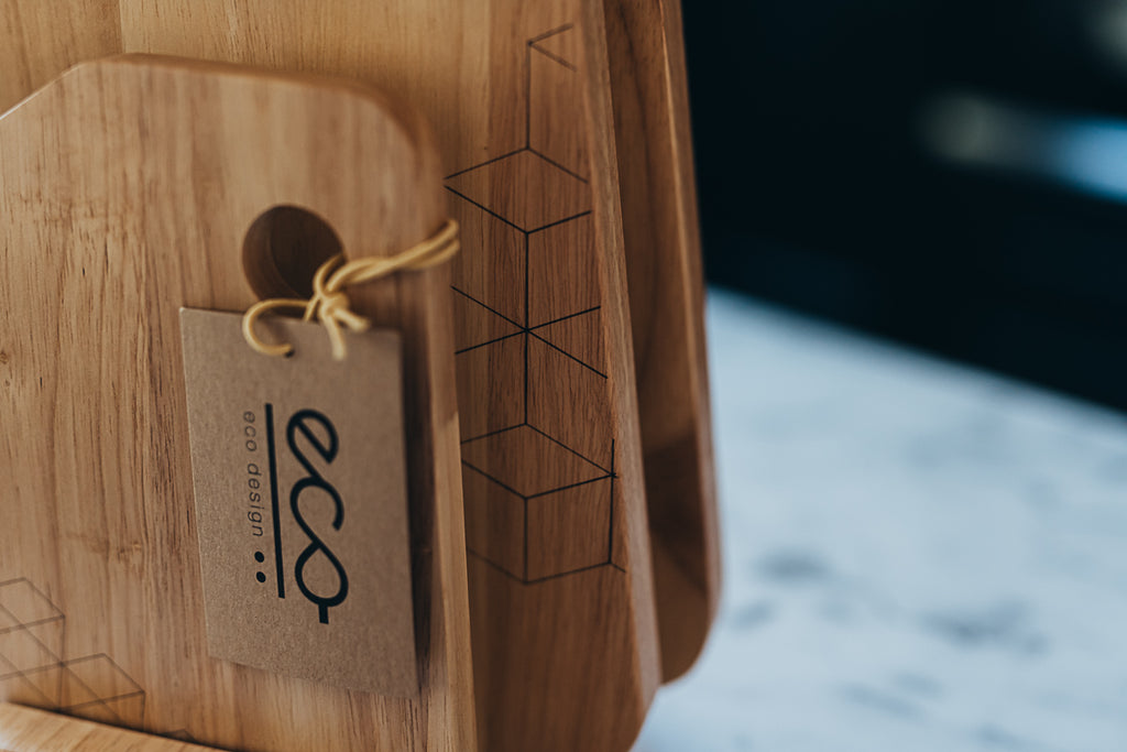 Design Servierbrett‑Set aus Holz mit Ständer