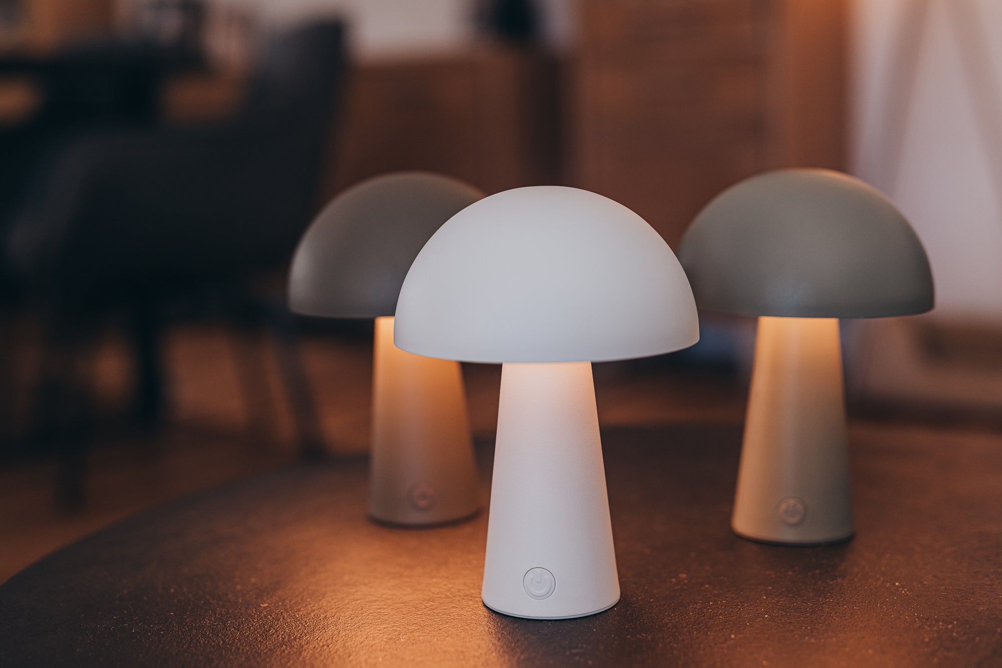 LED Tischlampe in Matt Taupe